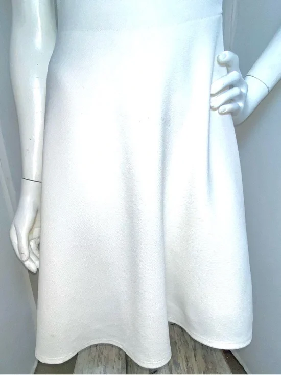 Classic Cream Sleeveless Midi Dress - Picture 7 of 11